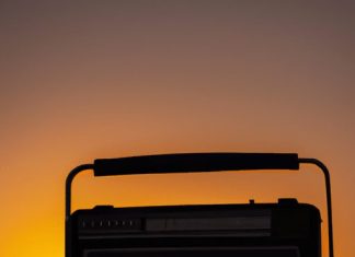 Can I Listen To Emergency Broadcasts On A Hand Crank Radio If The Batteries Die? can i listen to emergency broadcasts on a hand crank radio if the batteries die