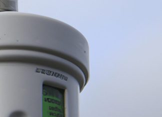 how do i ensure accurate temperature and humidity readings from my home weather station