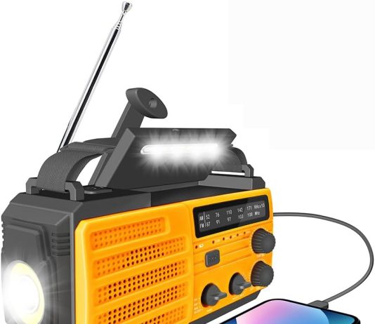 emergency radio crank radio flashlight cell phone charger portable amfm noaa weather radio 8000mah solar battery operate