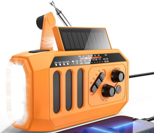 FORTECLEAR 5000mAh Hand Crank Solar Emergency Radio Review forteclear 5000mah hand crank solar emergency radio 3w led flashlightreading lamp weather radio noaaamfm portable radio