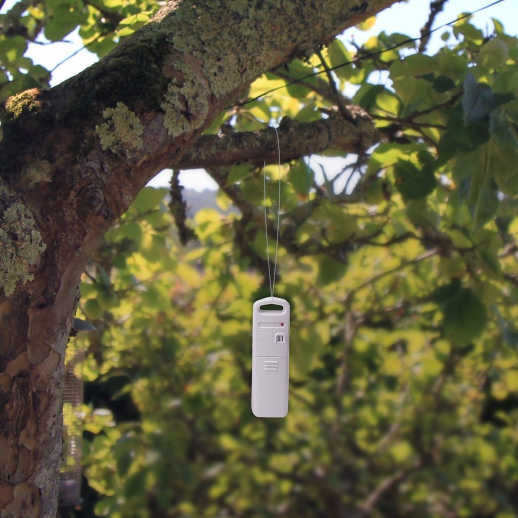 AcuRite 01123M Weather Station with Temperature, Humidity and Weather Forecaster White Display, 8 inch round